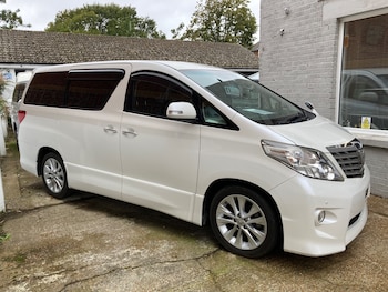 2024 (09) - 240S 2.4 Petrol Automatic 7 Seater Cruise control UK Sat Nav Apple Carplay