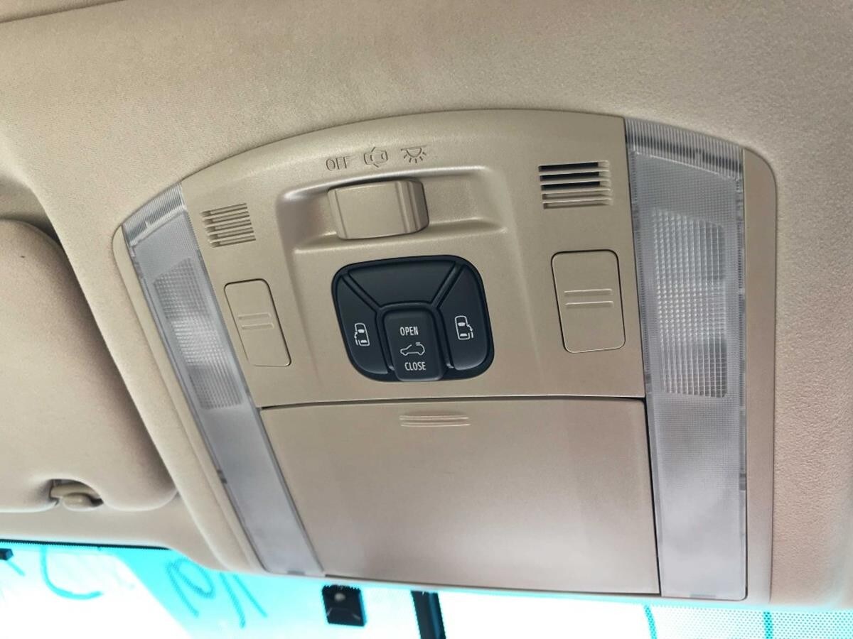 Used Toyota Vellfire for sale - 77368825: Photo 12