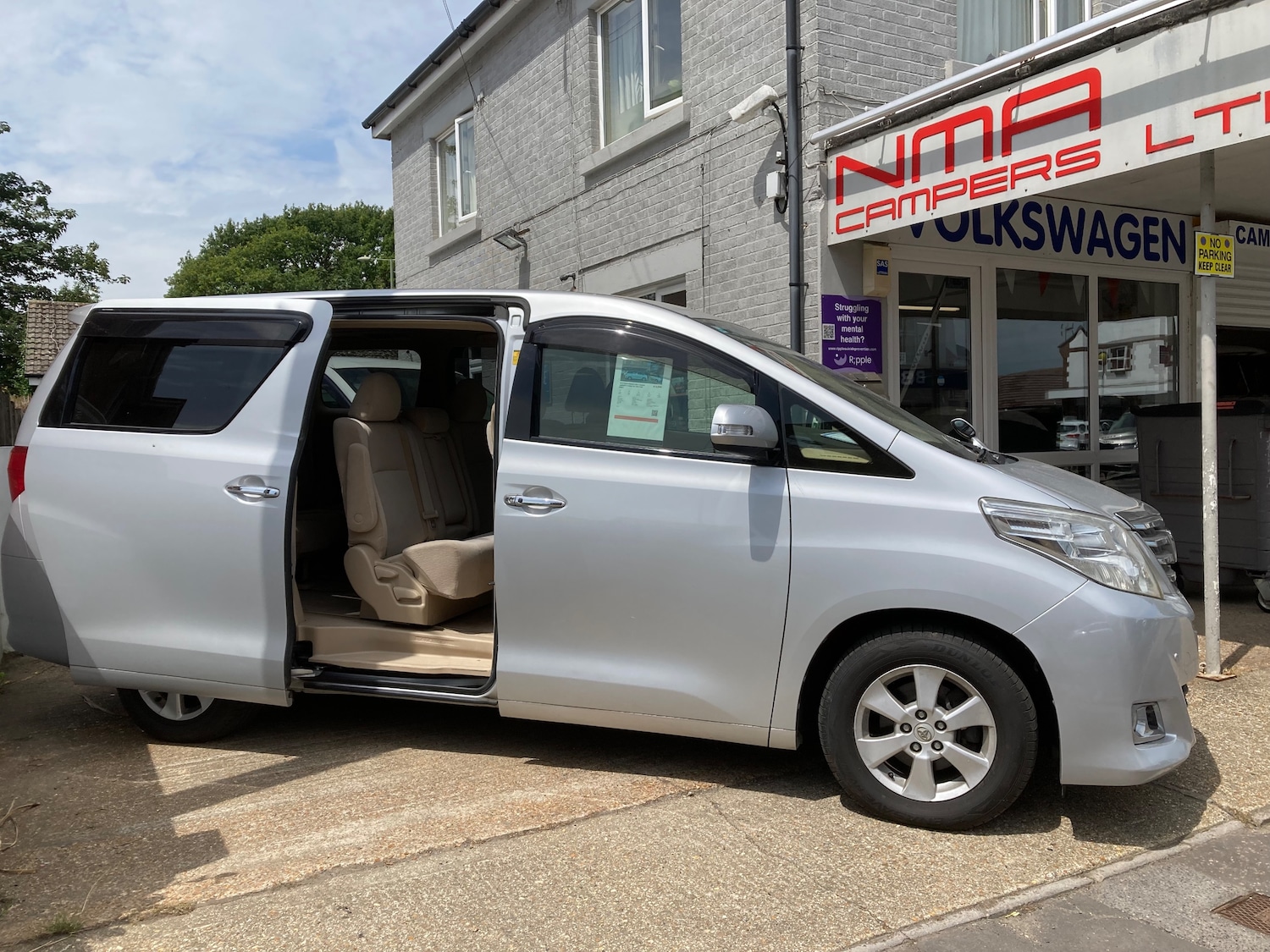 Used Toyota Alphard 2024 for sale - 76625545: Photo 24