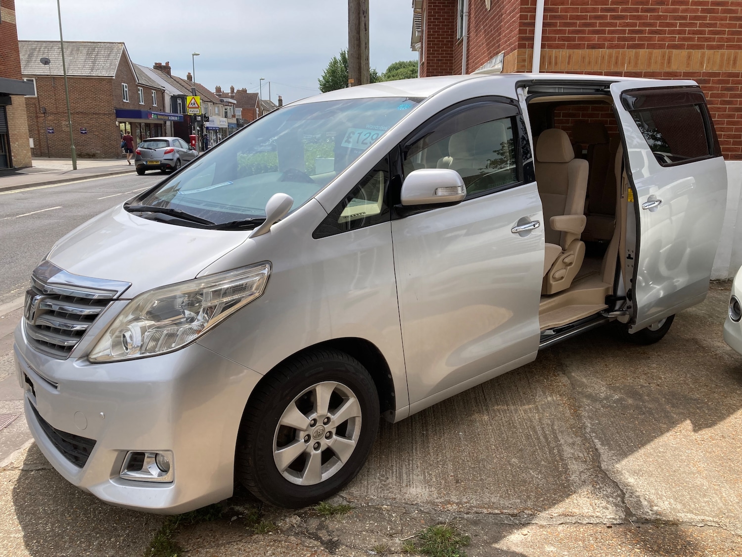 Used Toyota Alphard 2024 for sale - 76625545: Photo 6