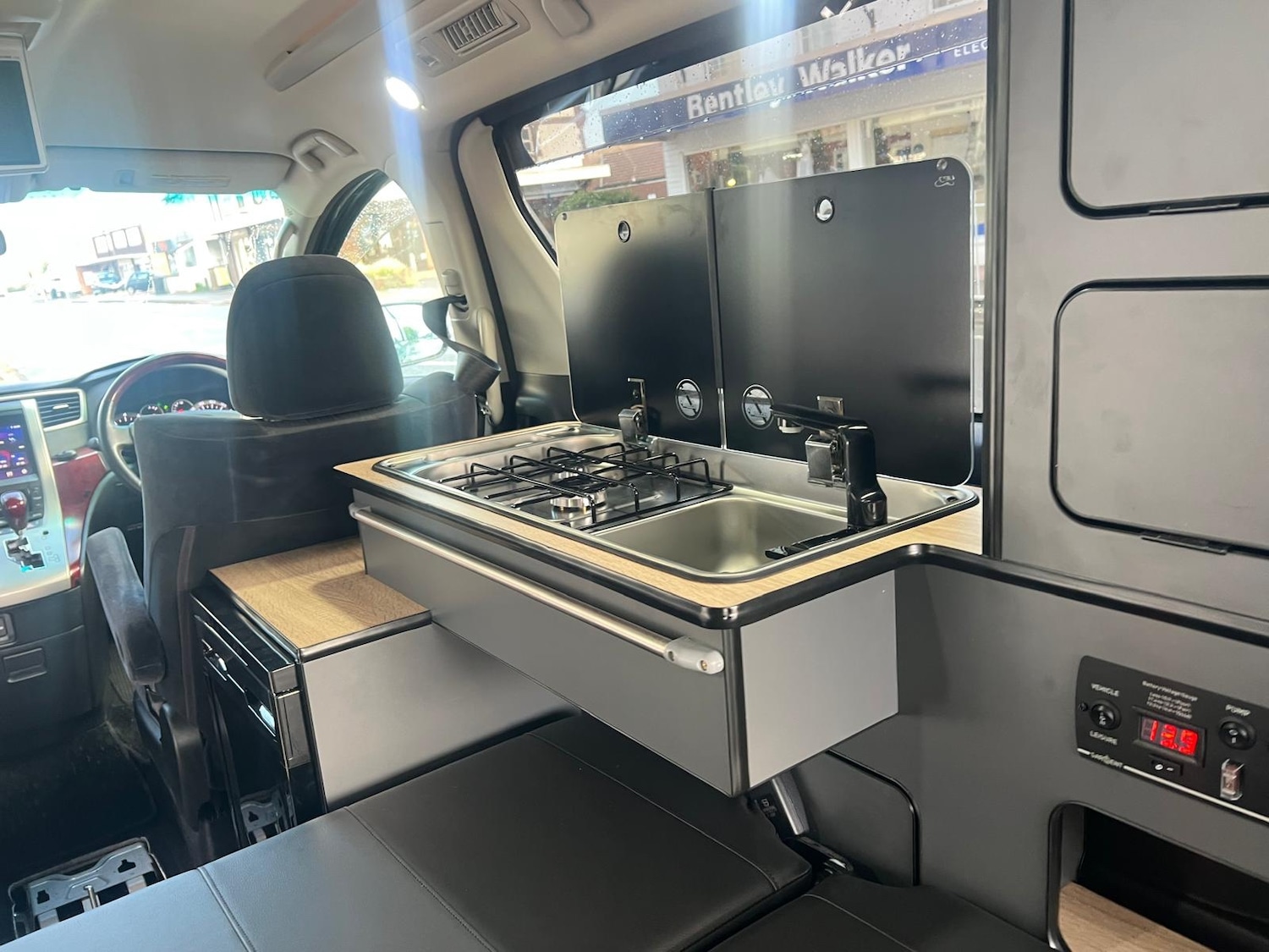 Used Toyota Alphard 2024 for sale - 76402575: Photo 16