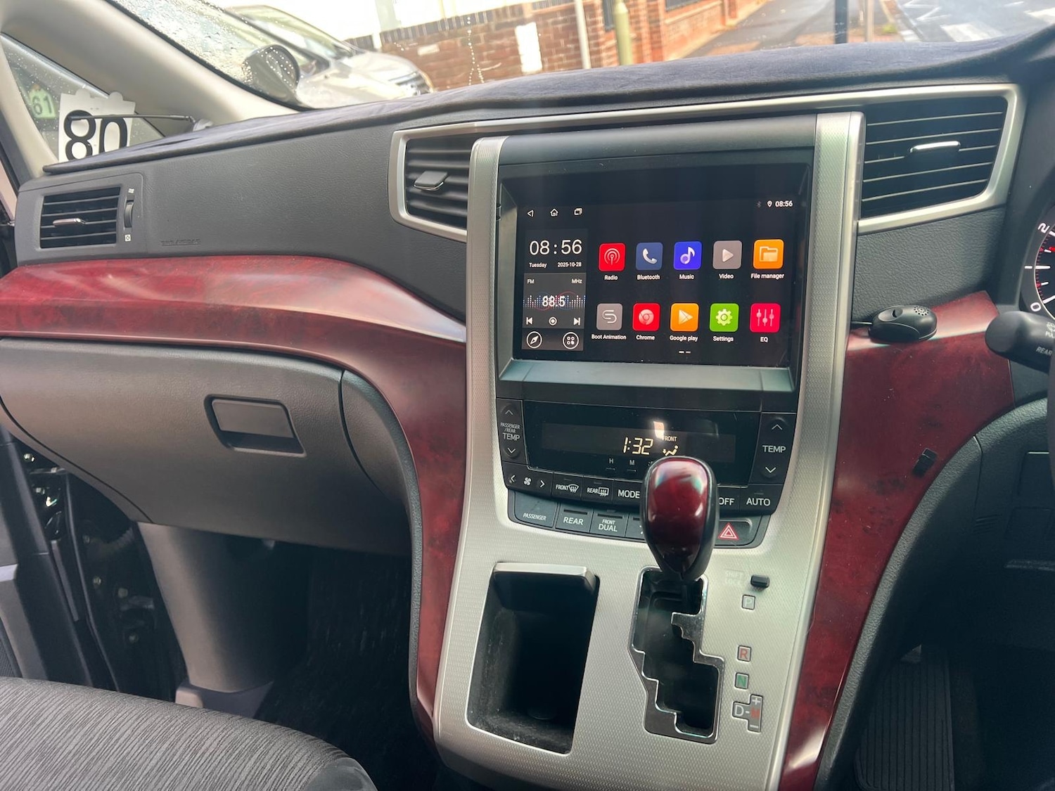 Used Toyota Alphard 2024 for sale - 76402575: Photo 25