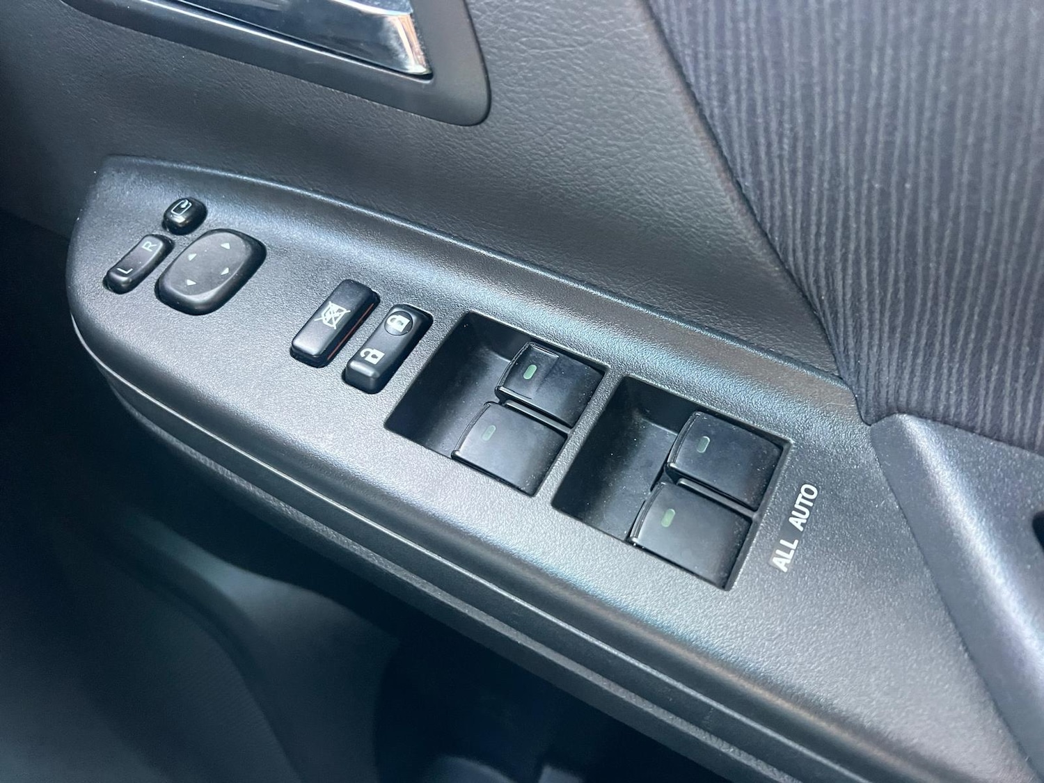 Used Toyota Alphard 2024 for sale - 76402575: Photo 29