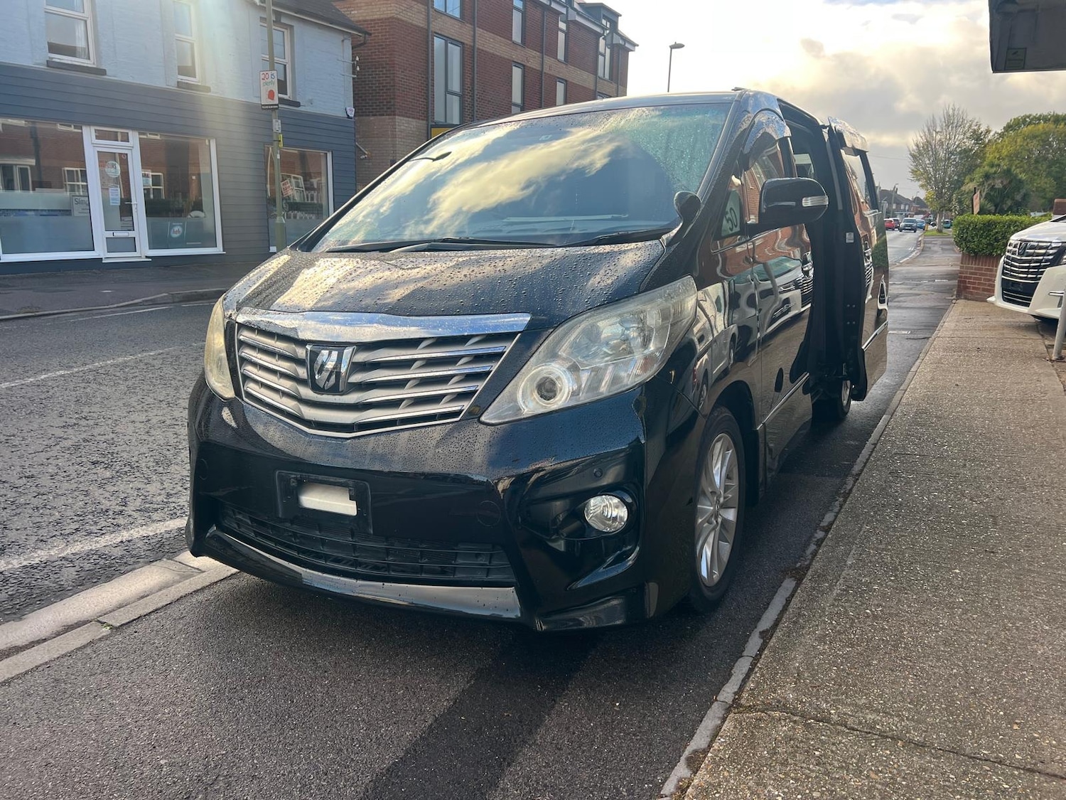 Used Toyota Alphard 2024 for sale - 76402575: Photo 35
