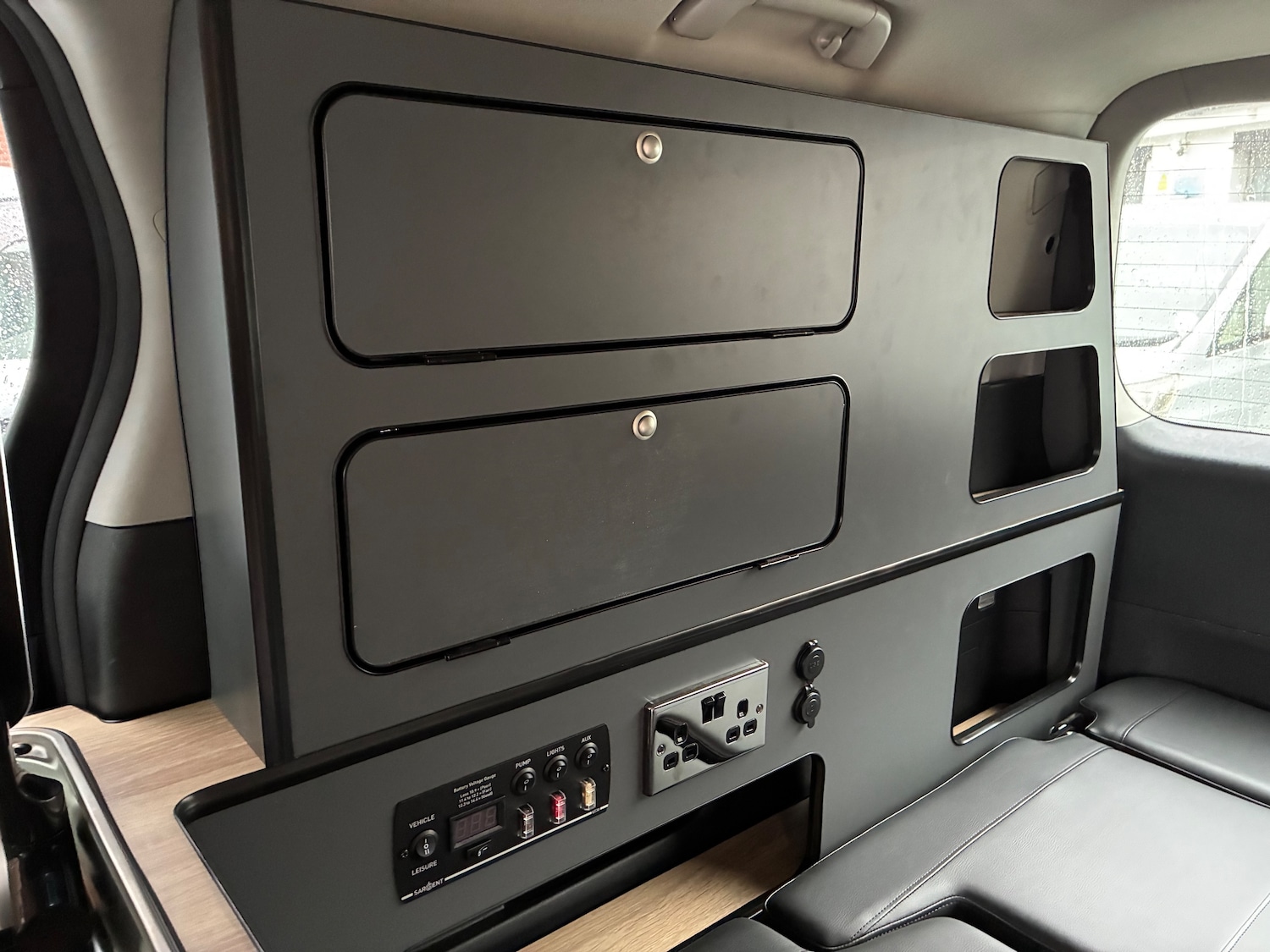 Used Toyota Alphard 2024 for sale - 76402575: Photo 38