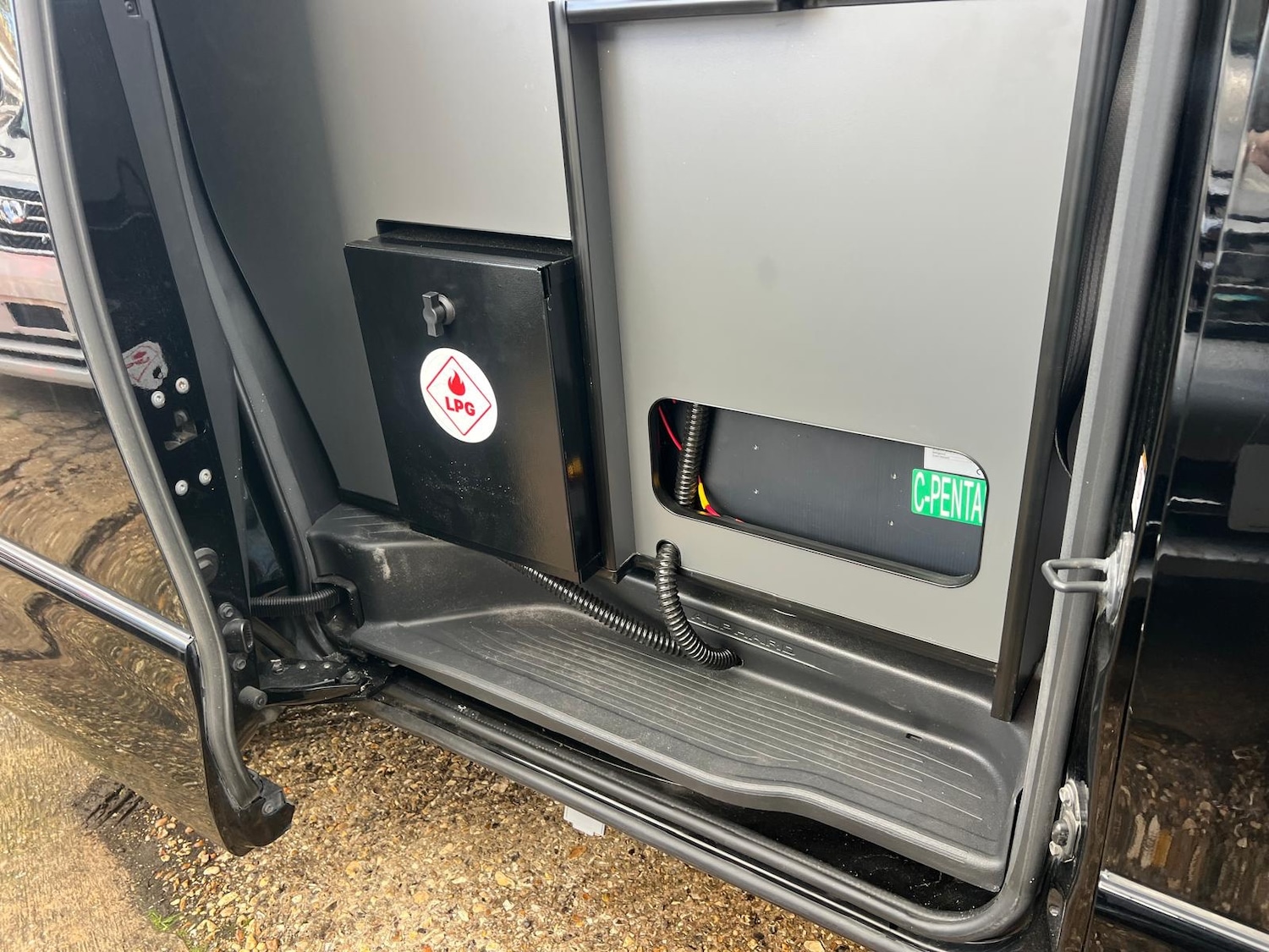 Used Toyota Alphard 2024 for sale - 76402575: Photo 41