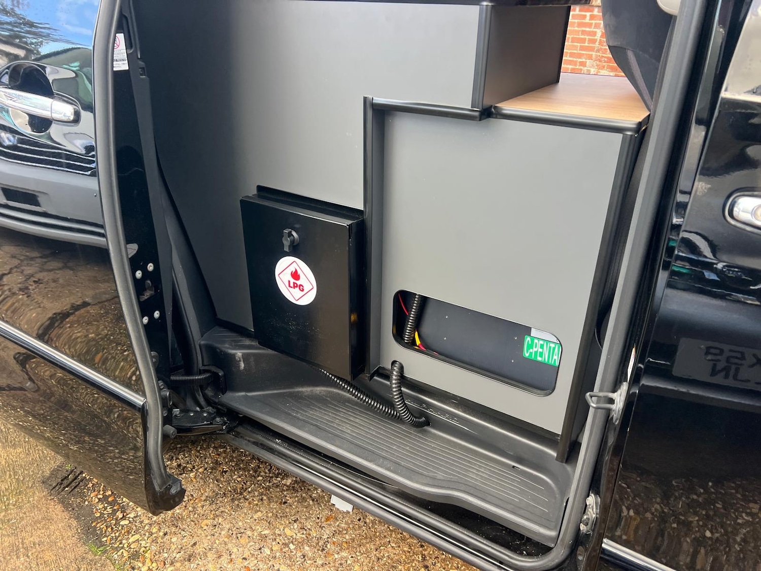 Used Toyota Alphard 2024 for sale - 76402575: Photo 42