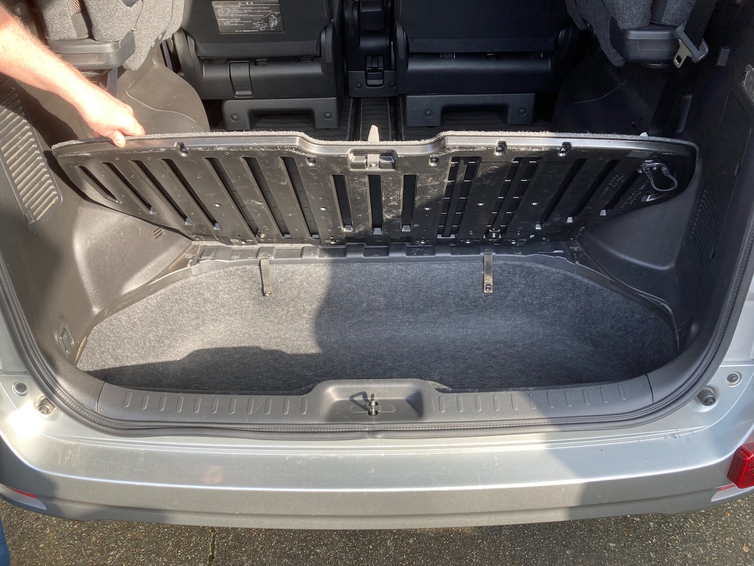 Used Nissan Serena for sale - 76357787: Photo 15