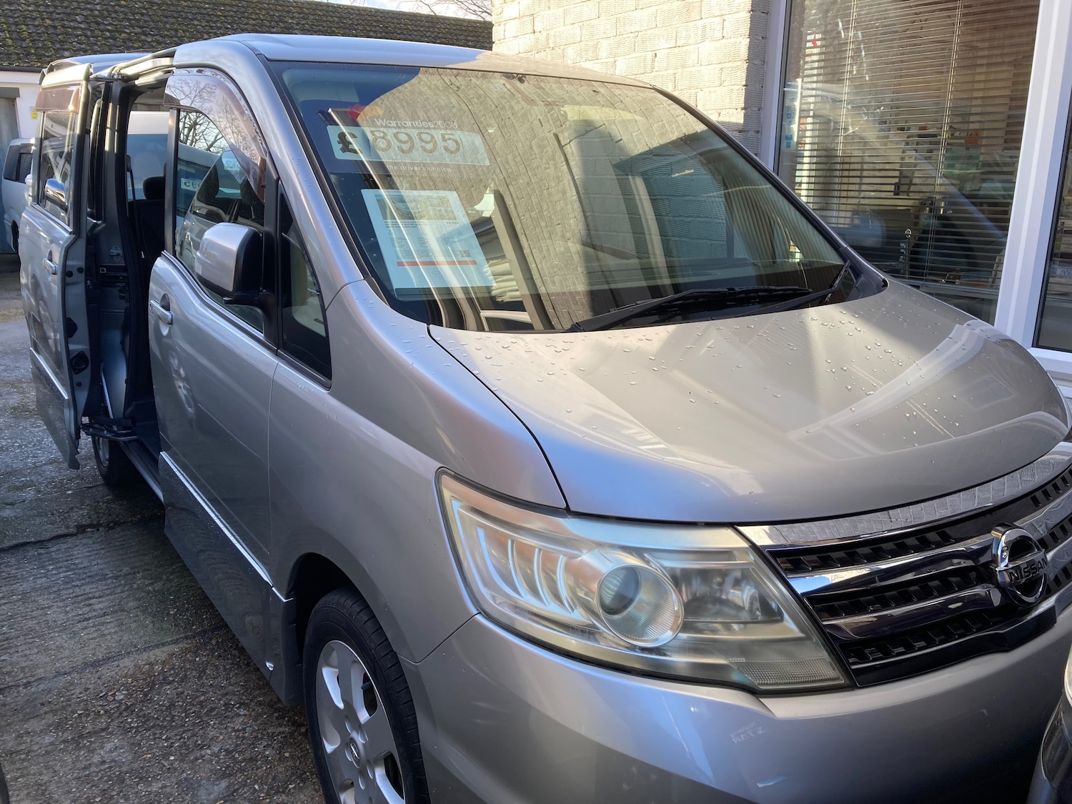 Used Nissan Serena for sale - 76357787: Photo 9