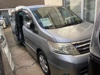 Used Nissan Serena 2010 for sale - 72380646: Photo