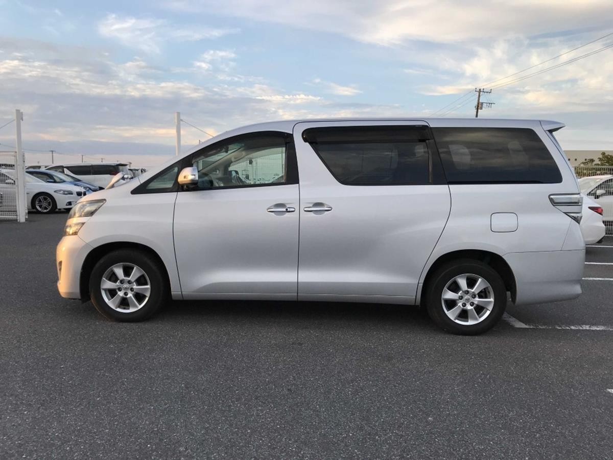 Used Toyota Vellfire for sale - 76807455: Photo 3