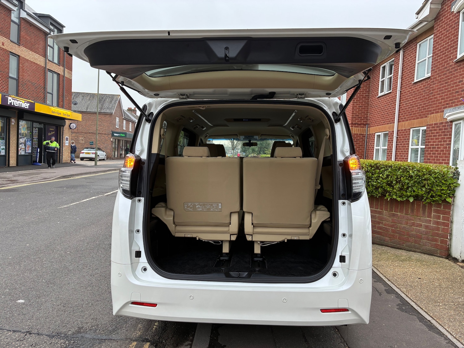 Used Toyota Vellfire for sale - 76057848: Photo 12