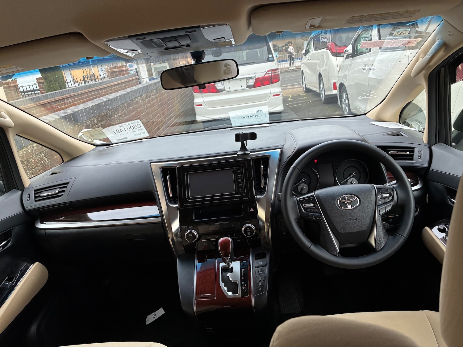 Used Toyota Vellfire for sale - 76057848: Photo 15