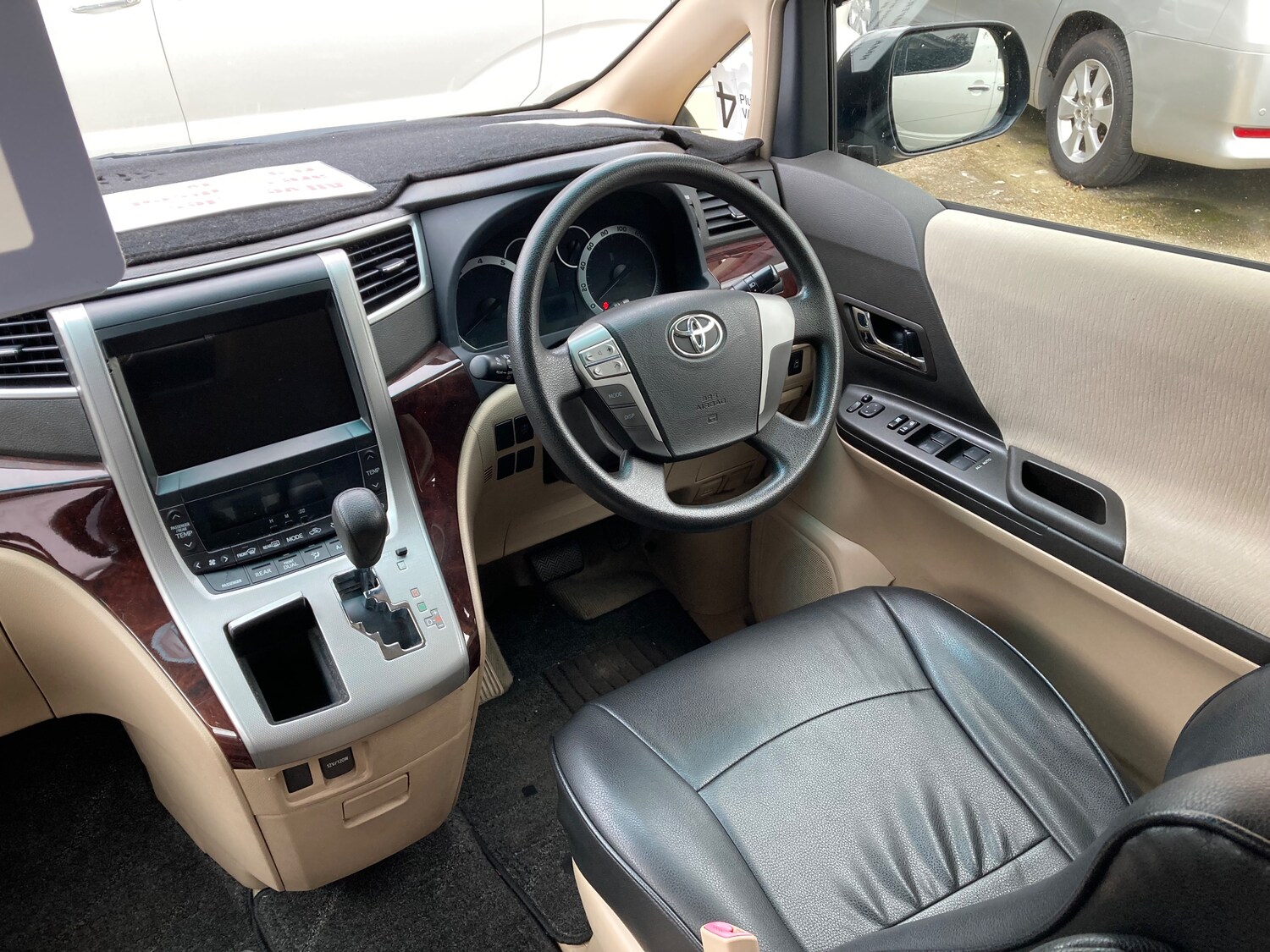 Used Toyota Vellfire 2024 for sale - 75987192: Photo 10