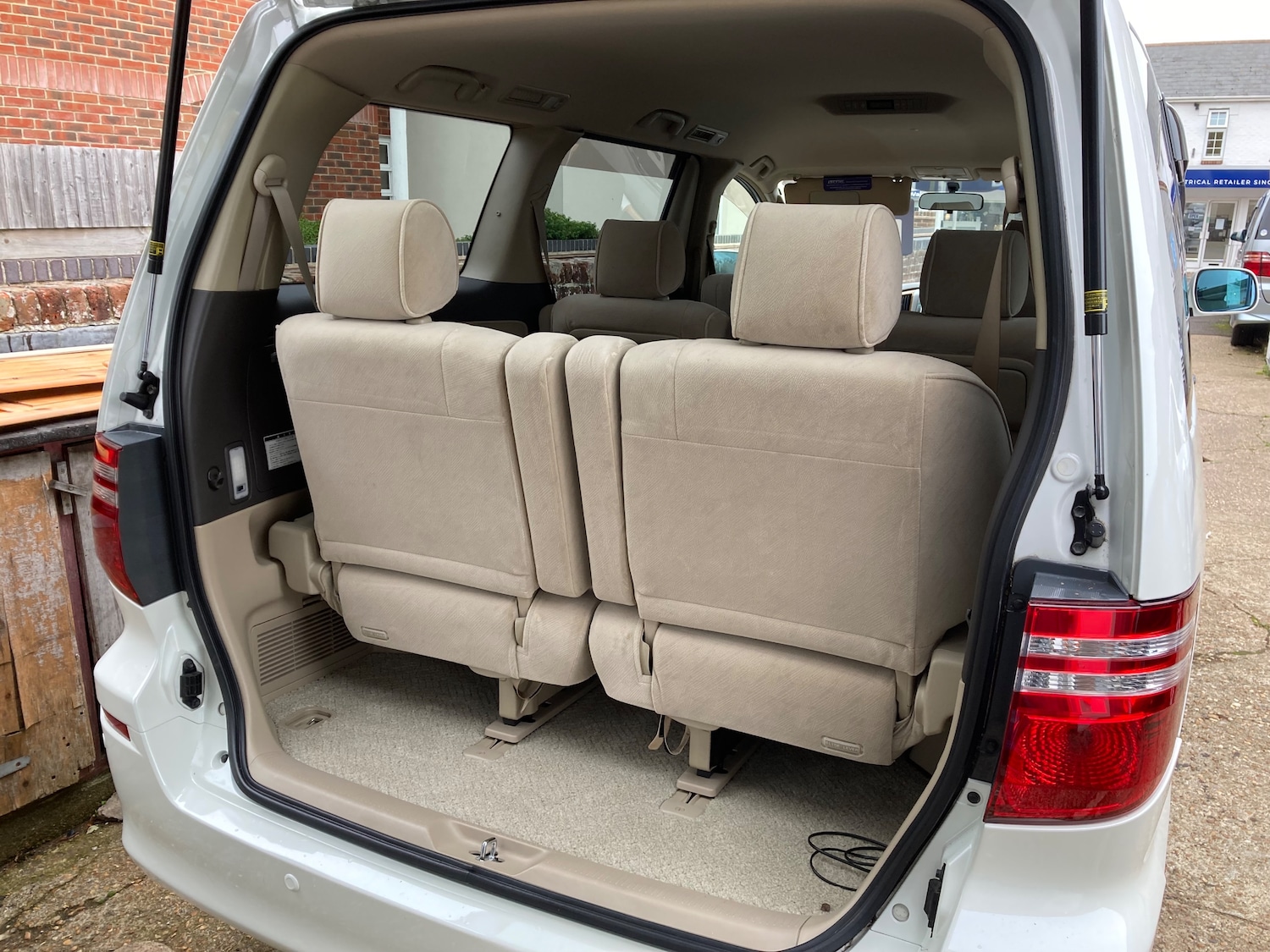 Used Toyota Alphard 2024 for sale - 76638011: Photo 15