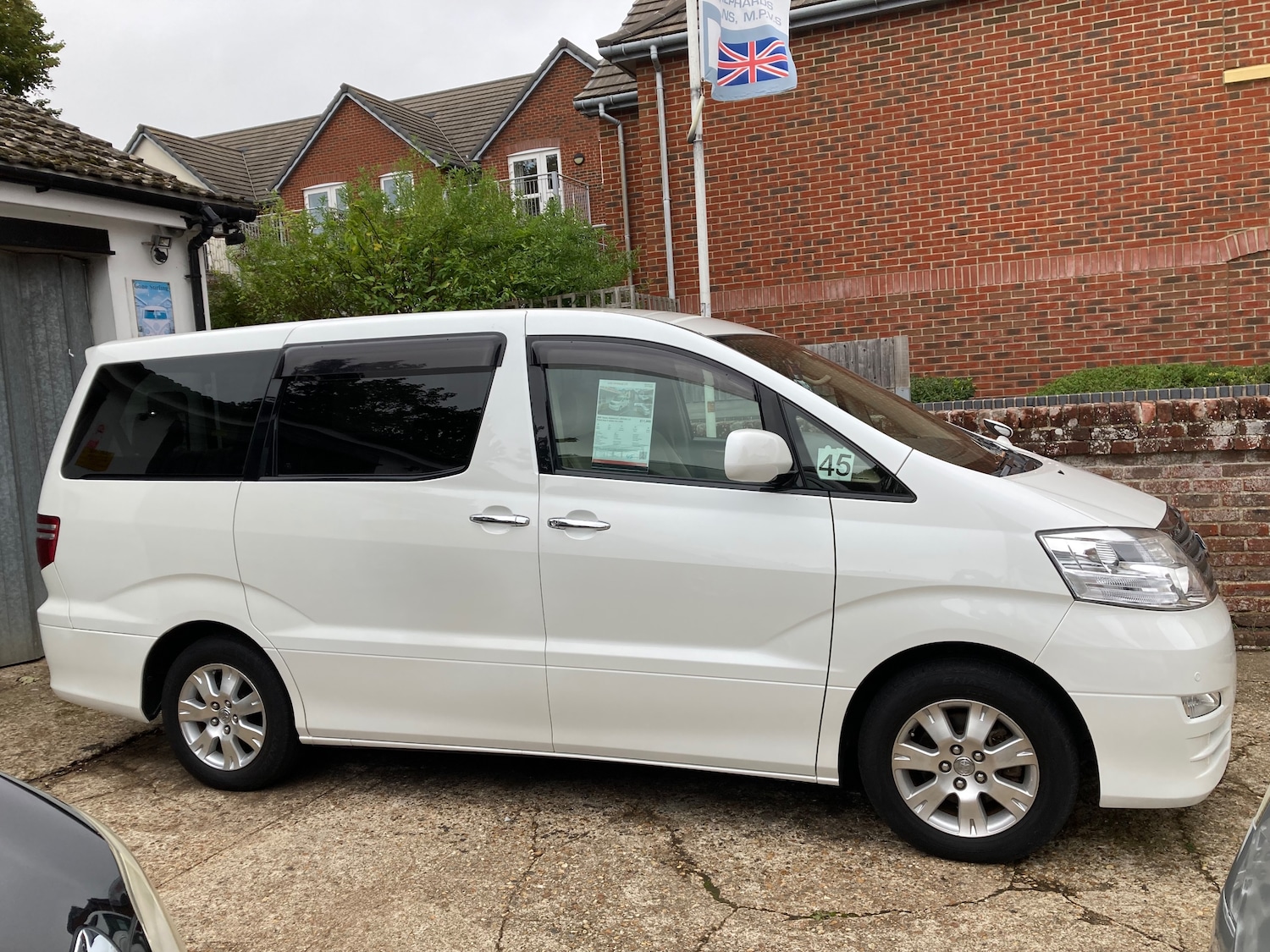 Used Toyota Alphard 2024 for sale - 76638011: Photo 2