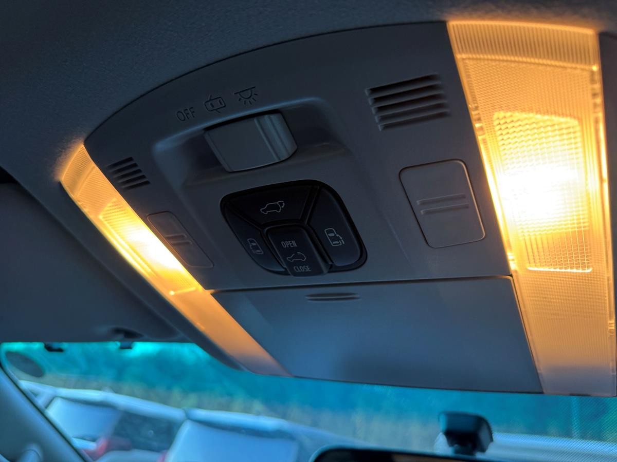 Used Toyota Vellfire for sale - 76896411: Photo 15