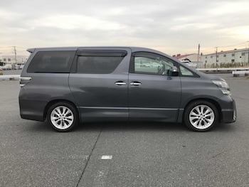 Used Toyota Vellfire 2010 for sale - 76896411: Photo