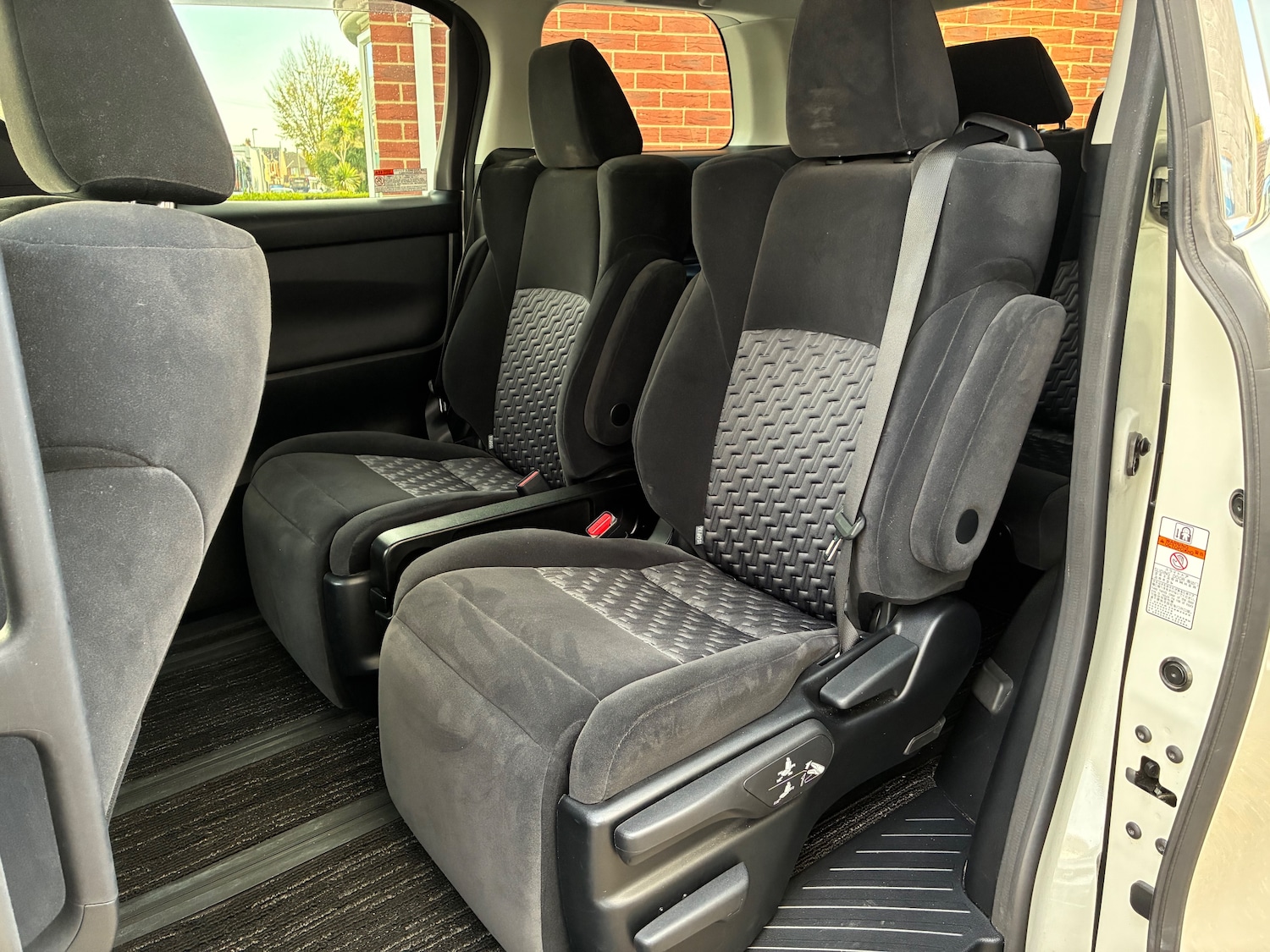 Used Toyota Alphard for sale - 75482870: Photo 11