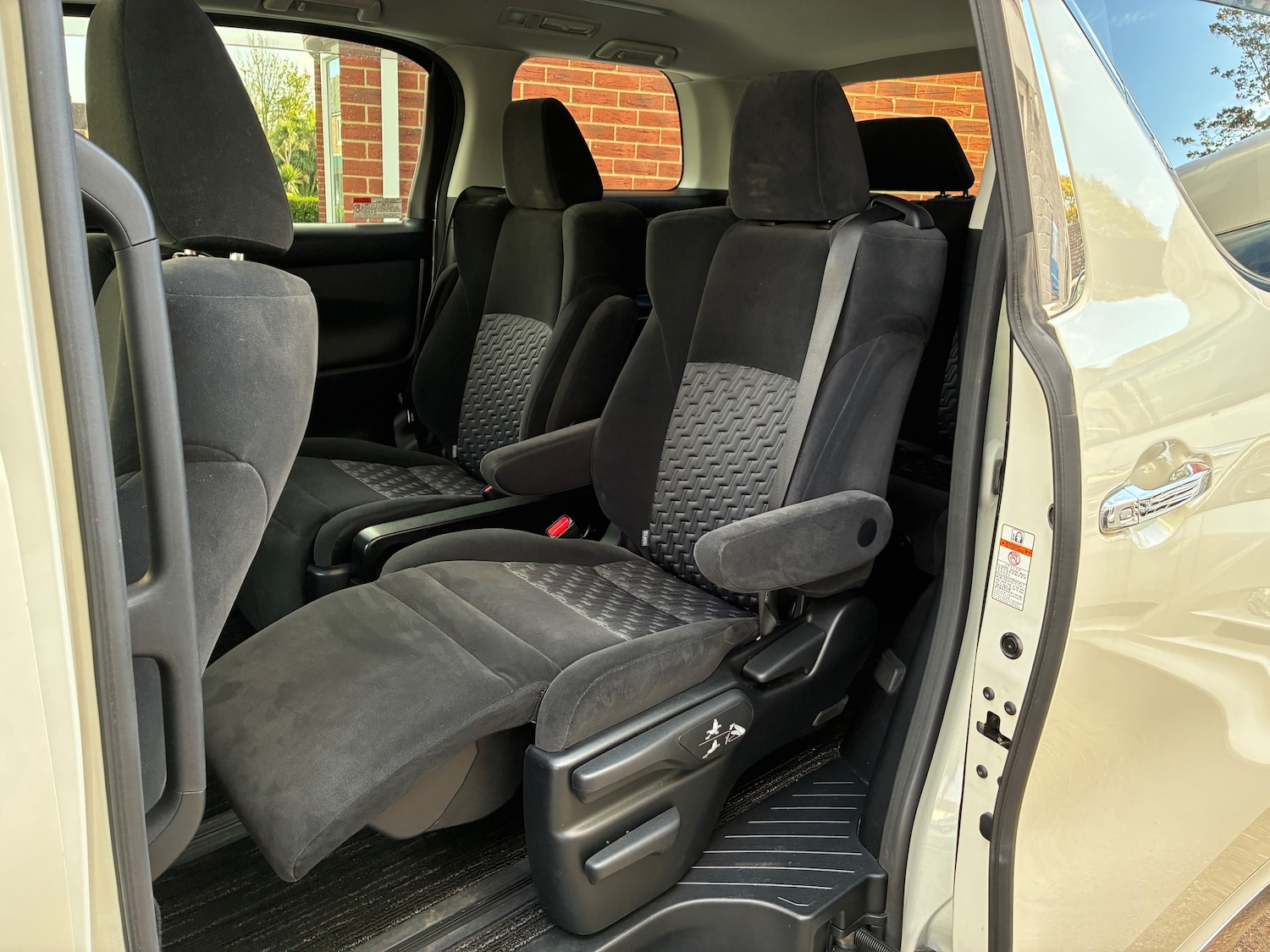 Used Toyota Alphard for sale - 75482870: Photo 12