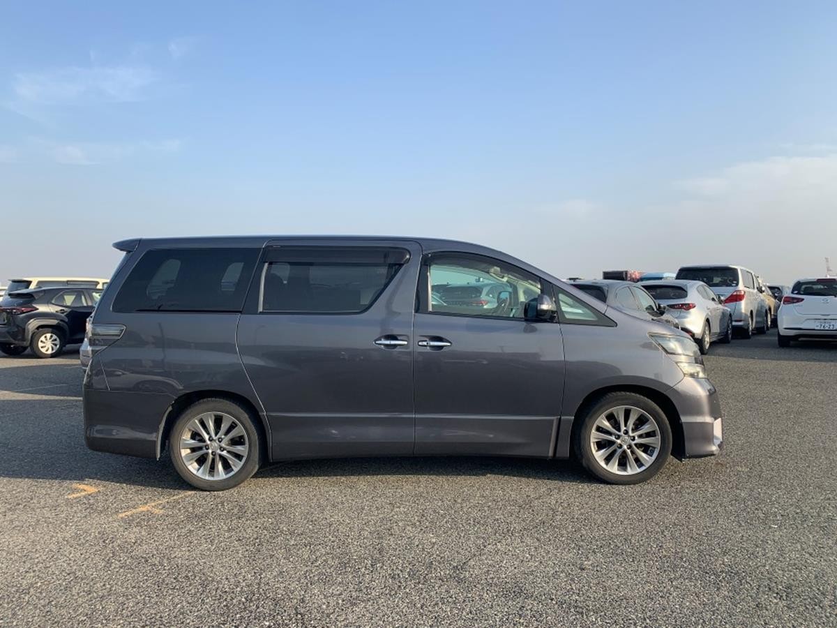 Used Toyota Vellfire for sale - 77368826: Photo 3