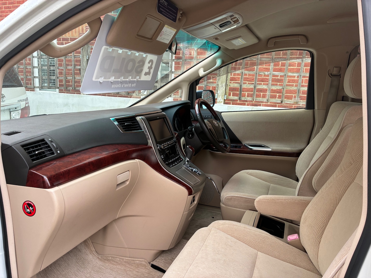 Used Toyota Vellfire 2025 for sale - 76647319: Photo 11