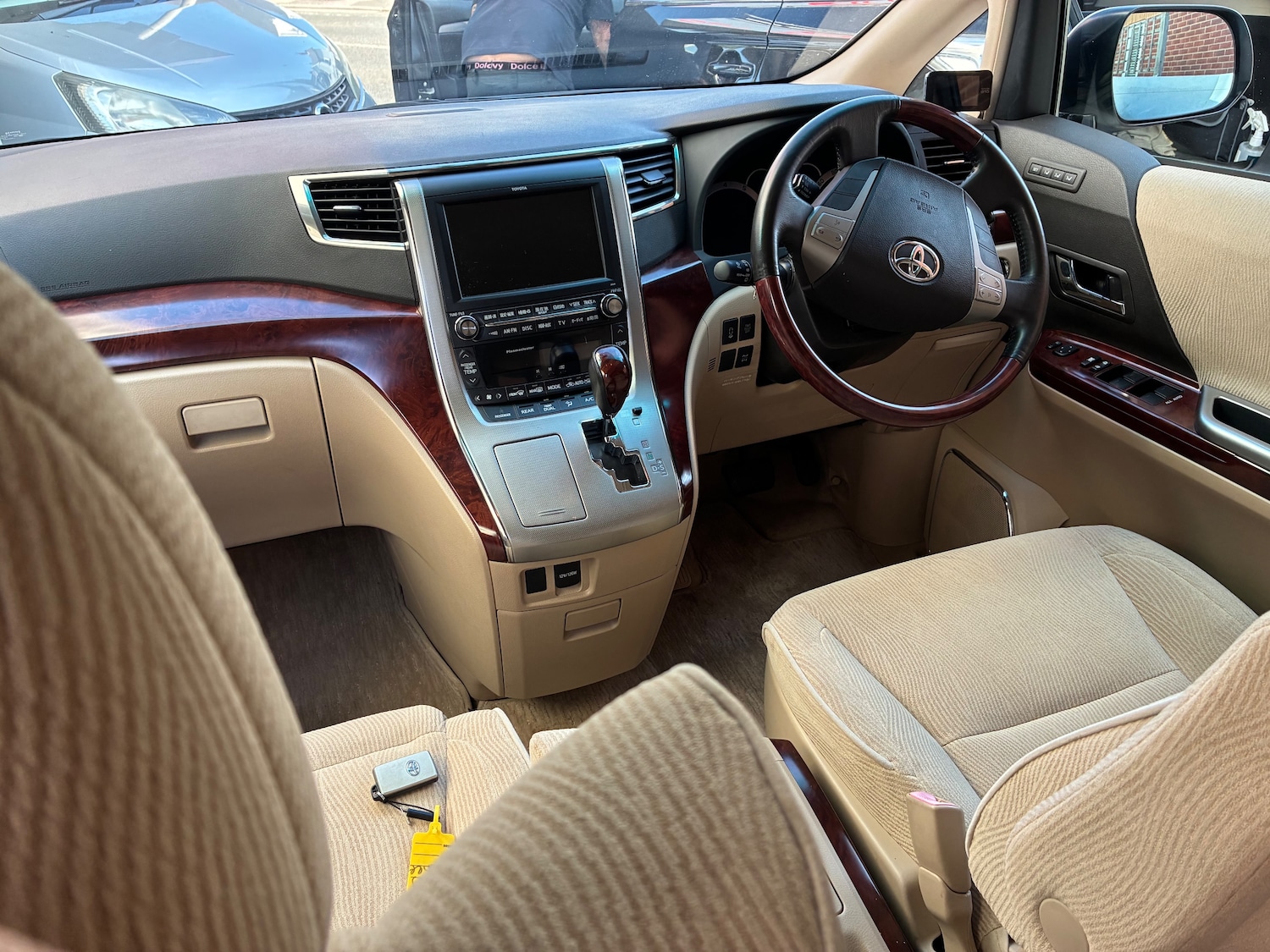 Used Toyota Vellfire 2025 for sale - 76647319: Photo 9