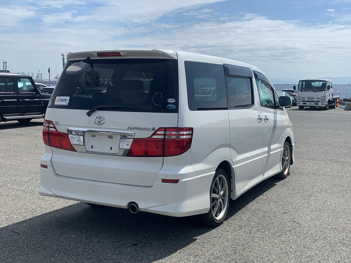 Used Toyota Alphard for sale - 76065008: Photo 2