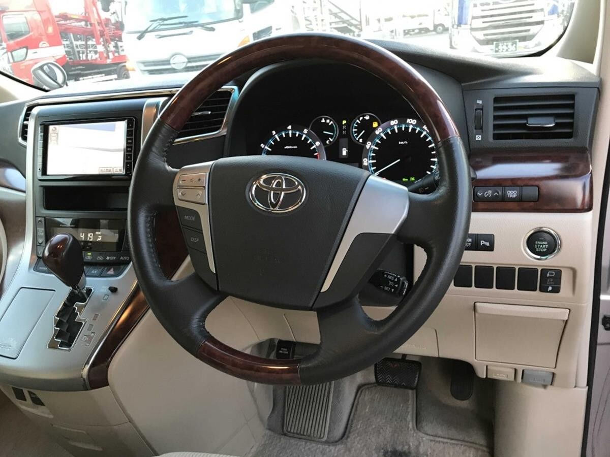 Used Toyota Vellfire for sale - 77493795: Photo 12