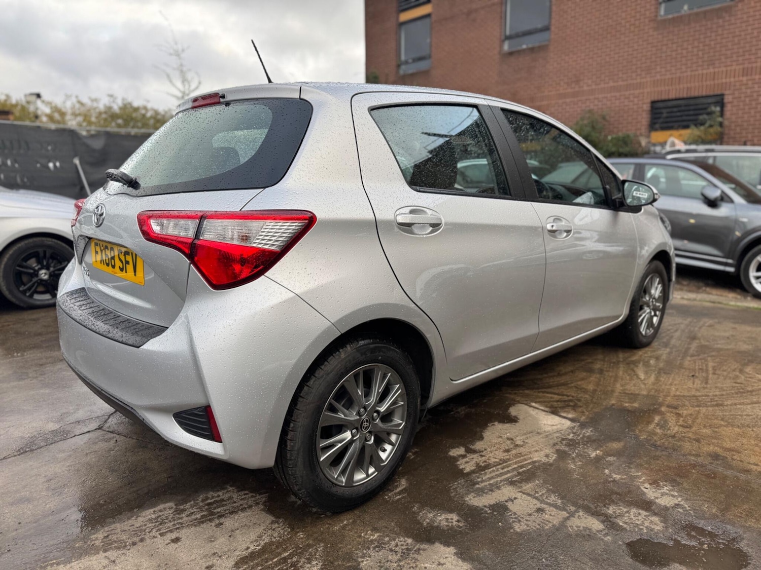 Used Toyota Yaris 2018 for sale - 76295743: Photo 12
