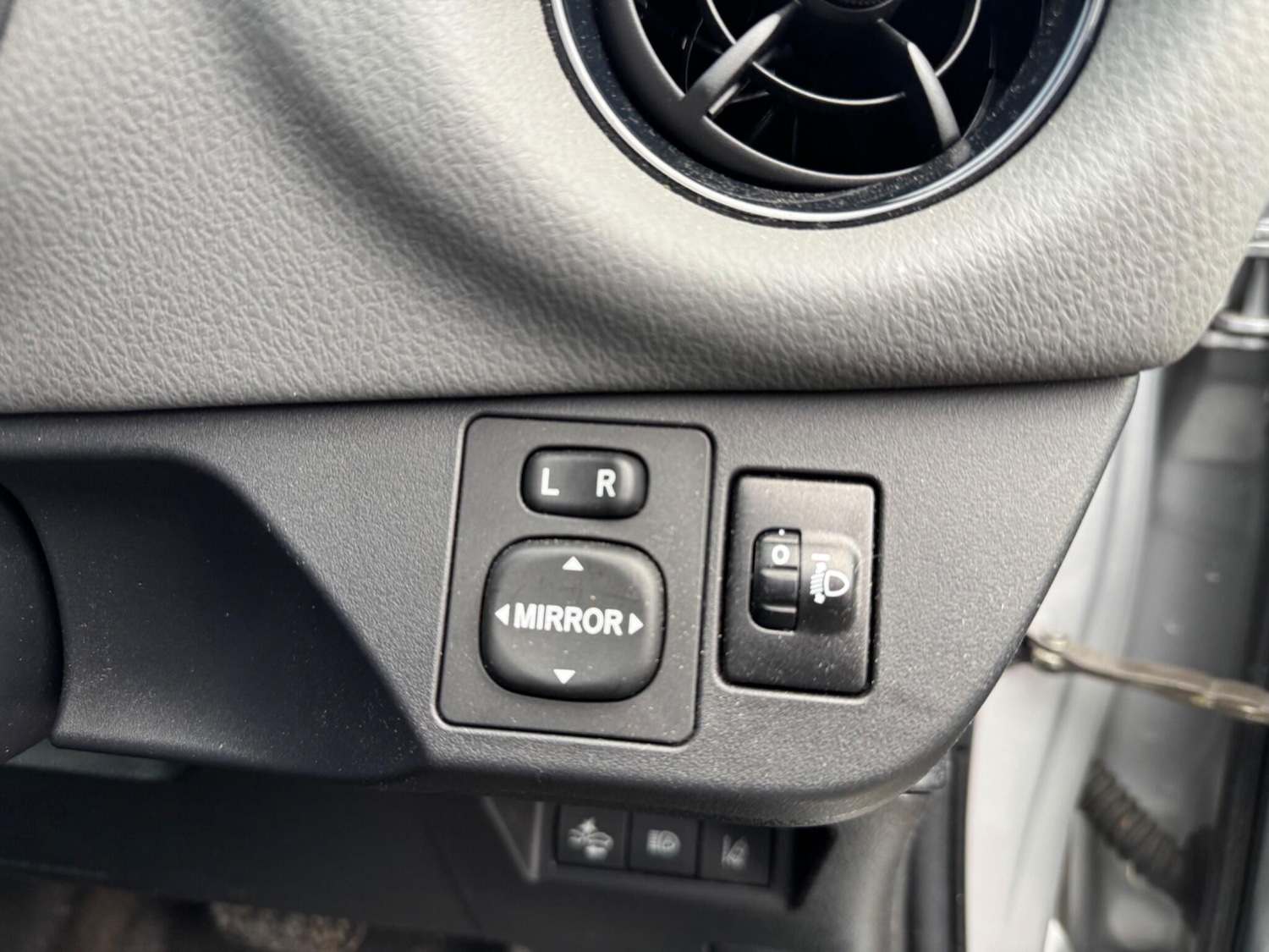 Used Toyota Yaris 2018 for sale - 76295743: Photo 16
