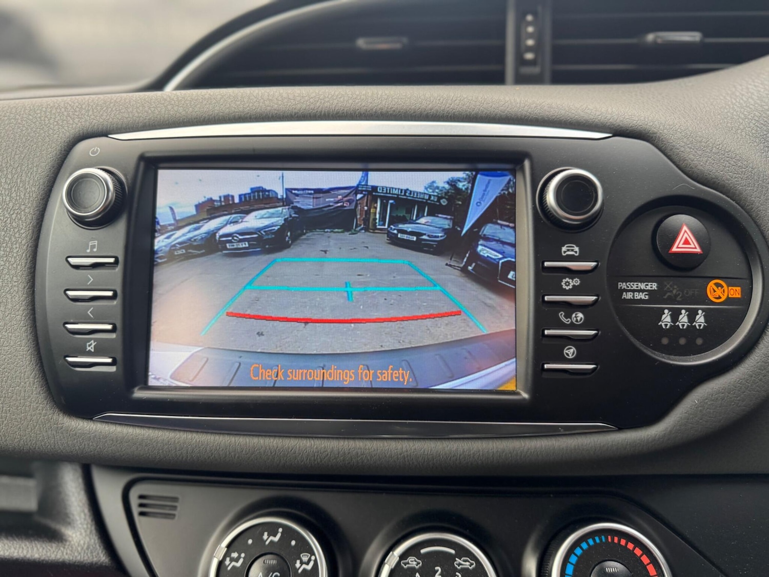 Used Toyota Yaris 2018 for sale - 76295743: Photo 32