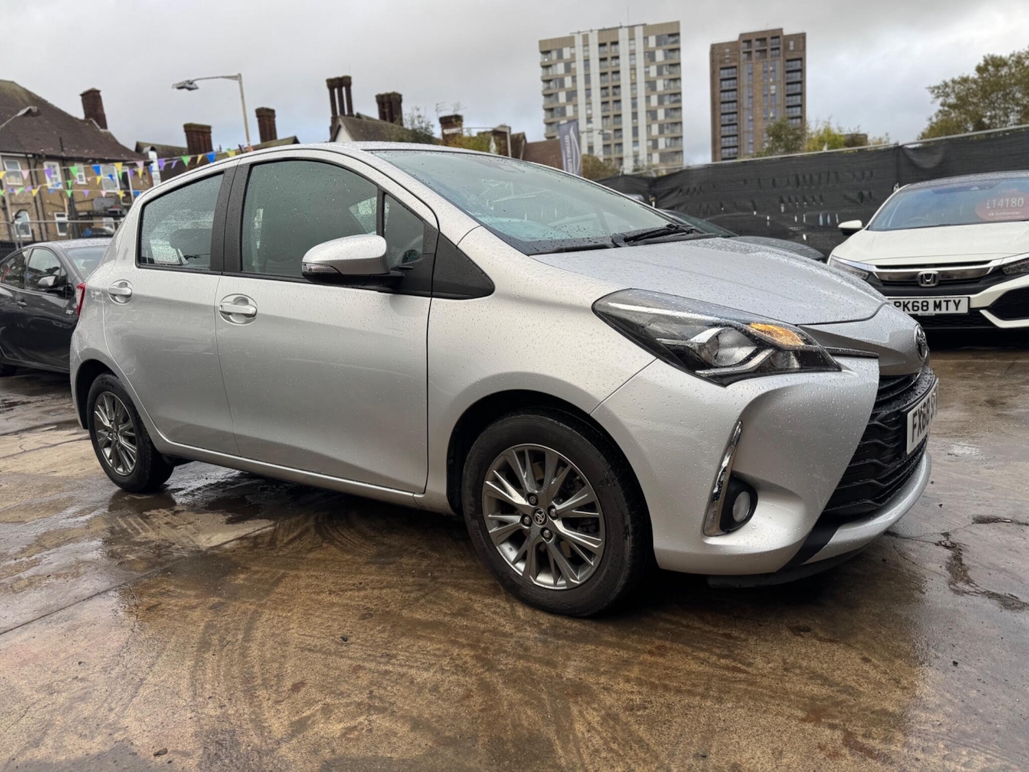 Used Toyota Yaris 2018 for sale - 76295743: Photo 6