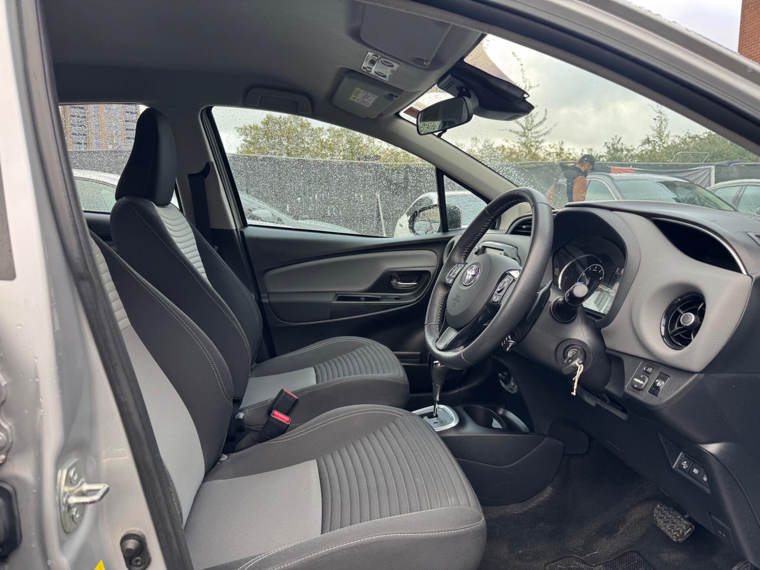 Used Toyota Yaris 2018 for sale - 76295743: Photo 8