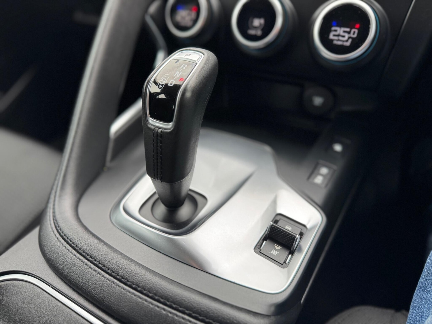 Used Jaguar E-Pace for sale - 76550850: Photo 15