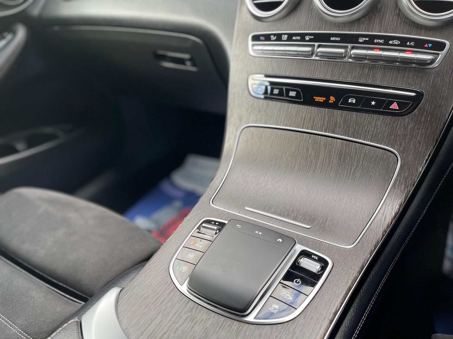 Used Mercedes-Benz GLC 2020 for sale - 76370598: Photo 16