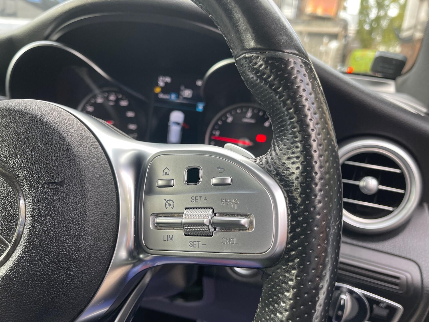 Used Mercedes-Benz GLC 2020 for sale - 76370598: Photo 30