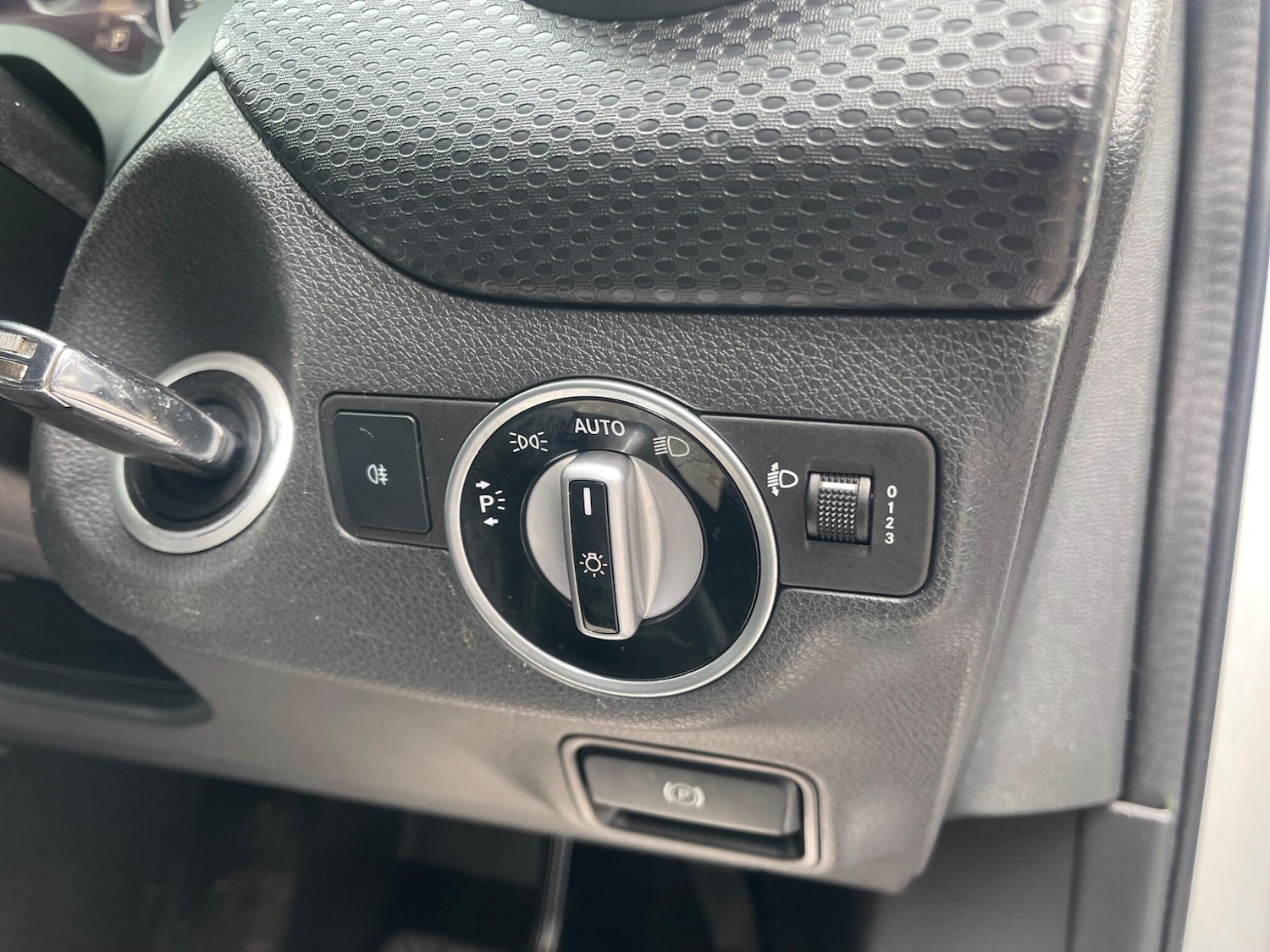 Used Mercedes-Benz A-Class 2016 for sale - 76226358: Photo 27