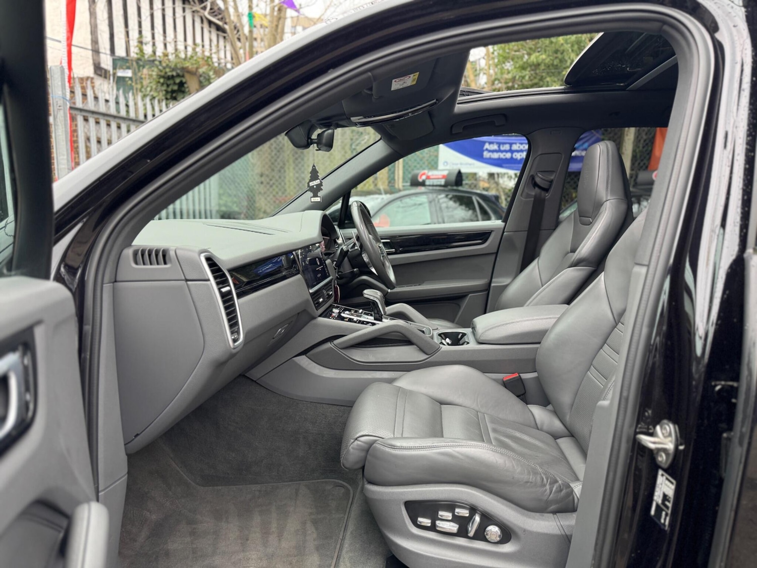 Used Porsche Cayenne 2018 for sale - 77632948: Photo 53