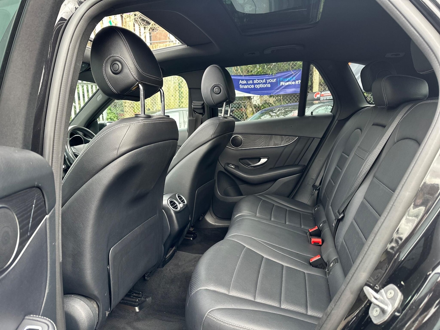 Used Mercedes-Benz GLC 2019 for sale - 77633151: Photo 15