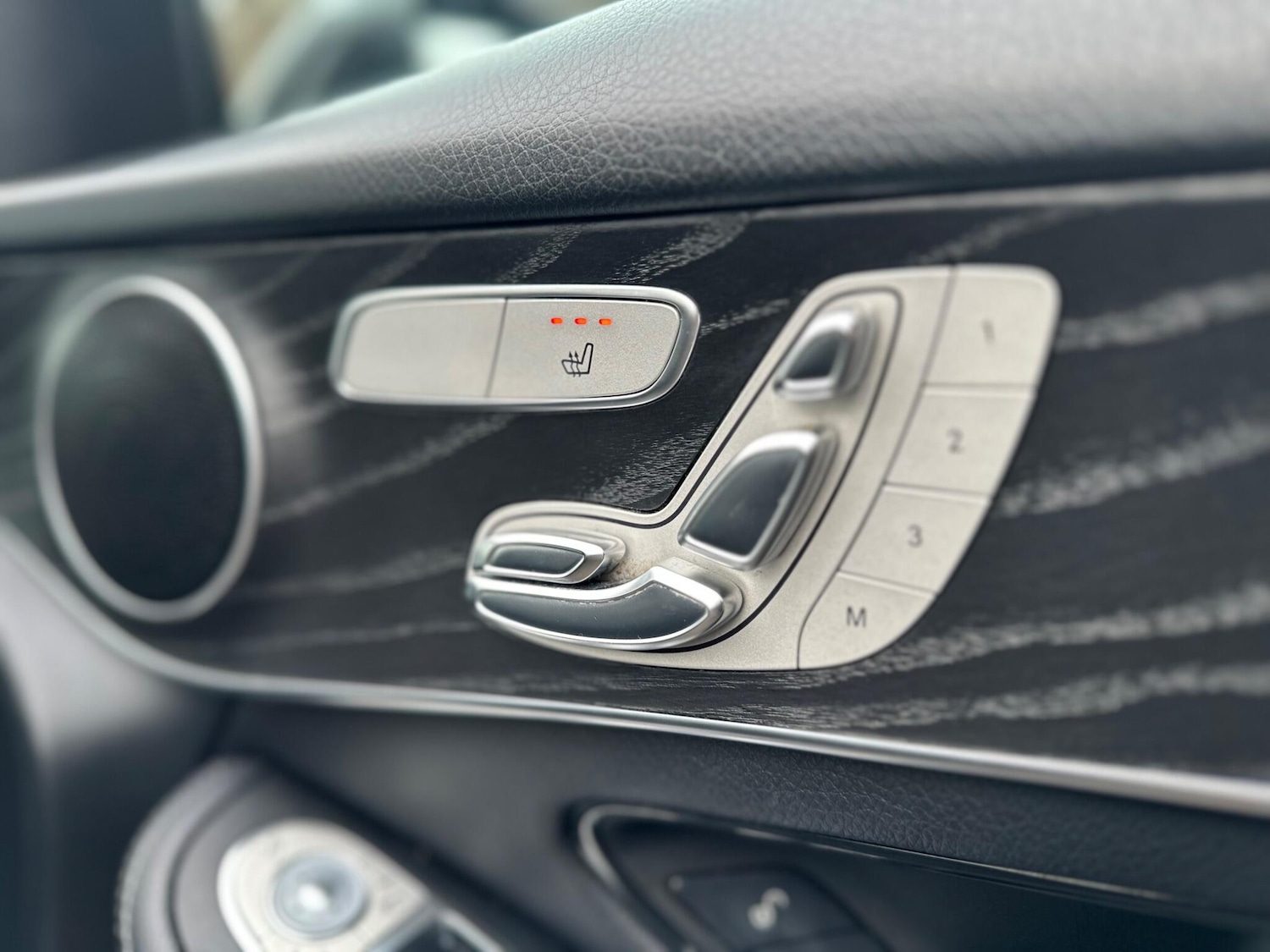 Used Mercedes-Benz GLC 2019 for sale - 77633151: Photo 25