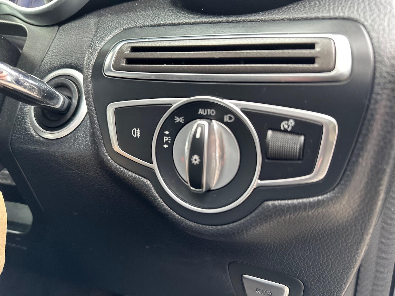 Used Mercedes-Benz GLC 2019 for sale - 77633151: Photo 27