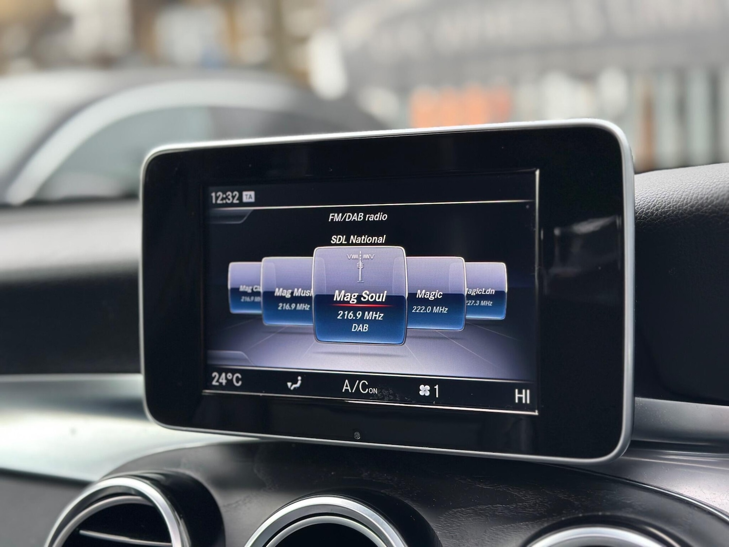 Used Mercedes-Benz GLC 2019 for sale - 77633151: Photo 34