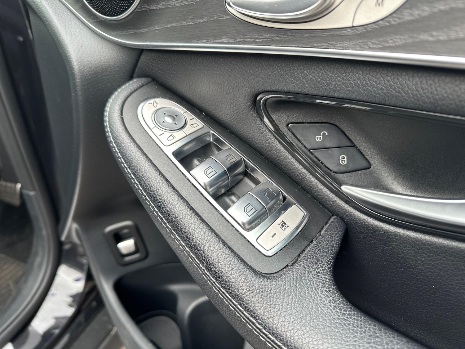 Used Mercedes-Benz GLC 2019 for sale - 77633151: Photo 43