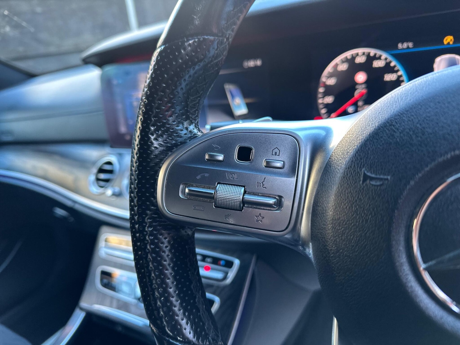 Used Mercedes-Benz E Class 2019 for sale - 77081354: Photo 23