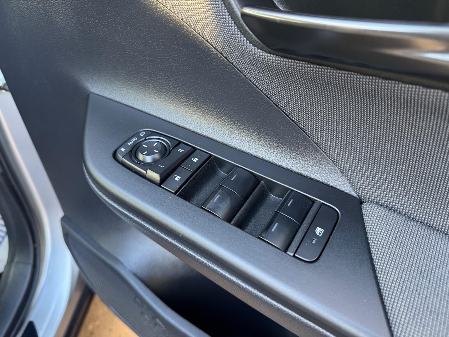 Used Toyota C-HR for sale - 77081816: Photo 20