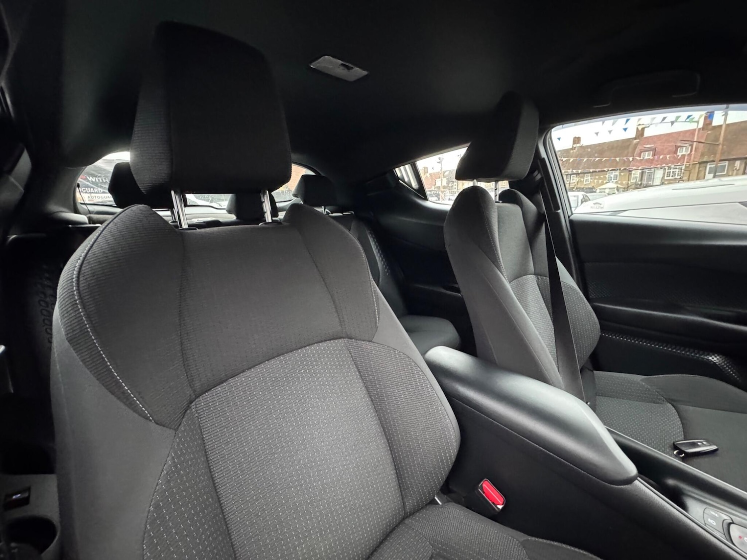 Used Toyota C-HR 2018 for sale - 77067103: Photo 15