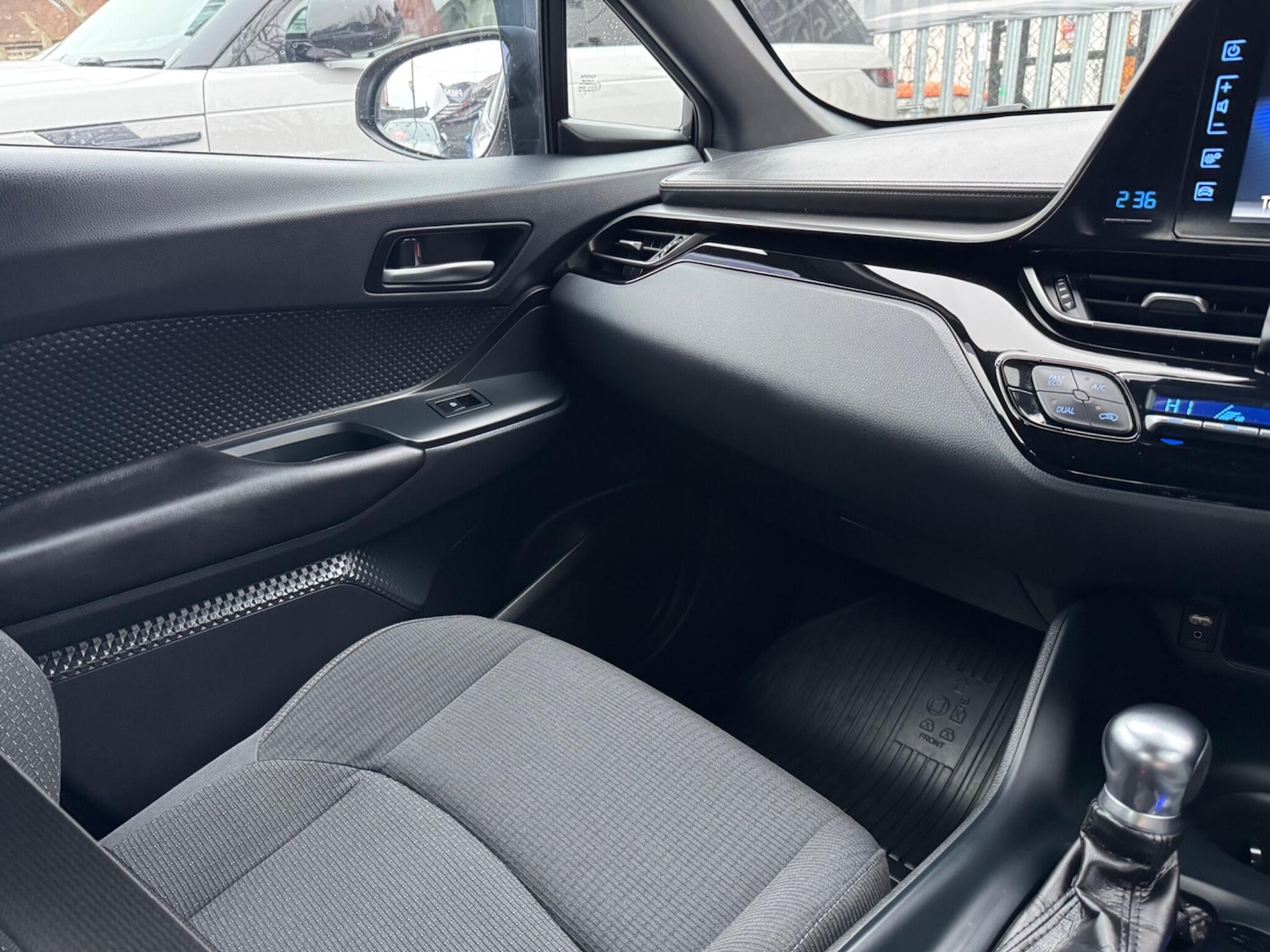 Used Toyota C-HR 2018 for sale - 77067103: Photo 20