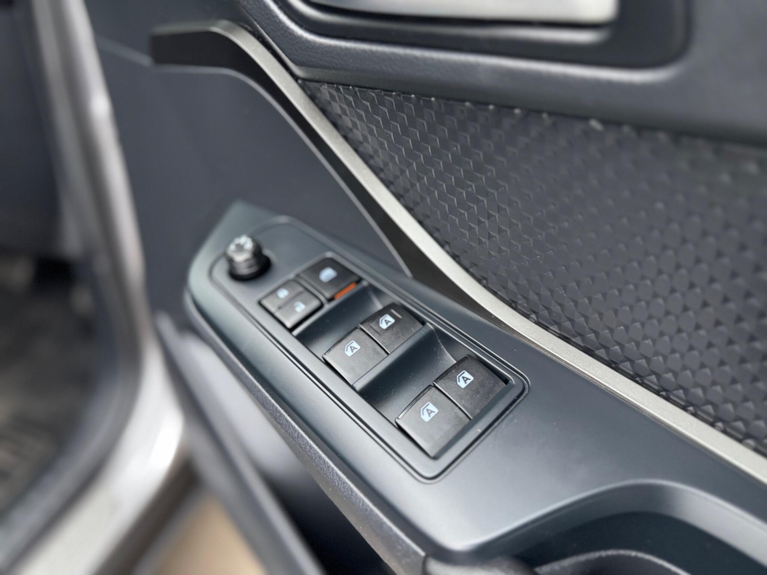 Used Toyota C-HR 2018 for sale - 77067103: Photo 28