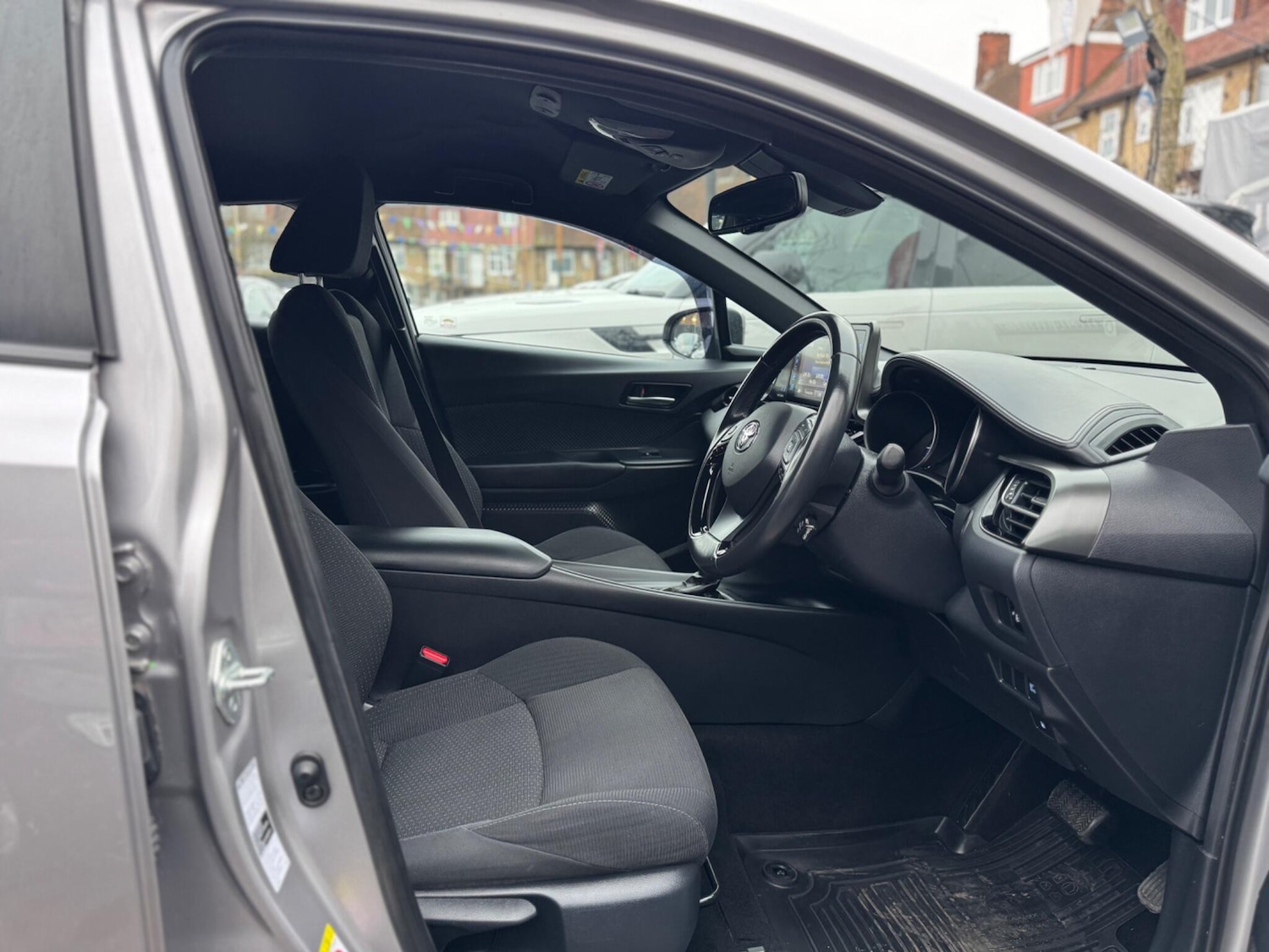 Used Toyota C-HR 2018 for sale - 77067103: Photo 29